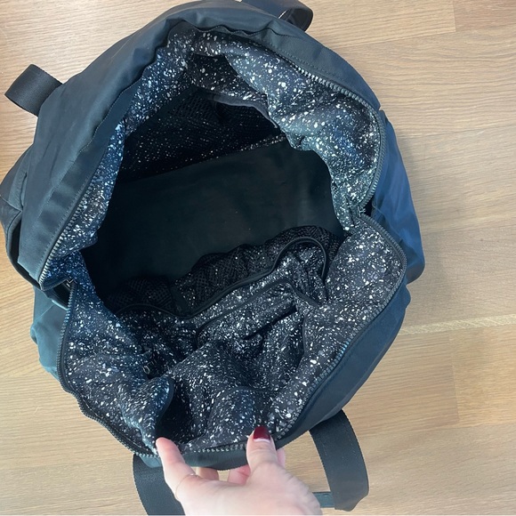 Lululemon workout duffle gym bag black - Picture 5 of 11